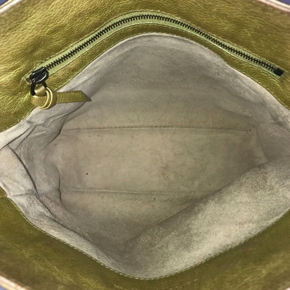 Authentic BOTTEGA VENETA Gold Leather Handbag - Picture 7 of 12